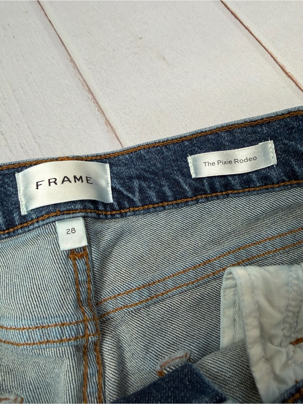 FRAME The Pixie Rodeo Jeans Size 28 Professionally Hemmed - Picture 7 of 8